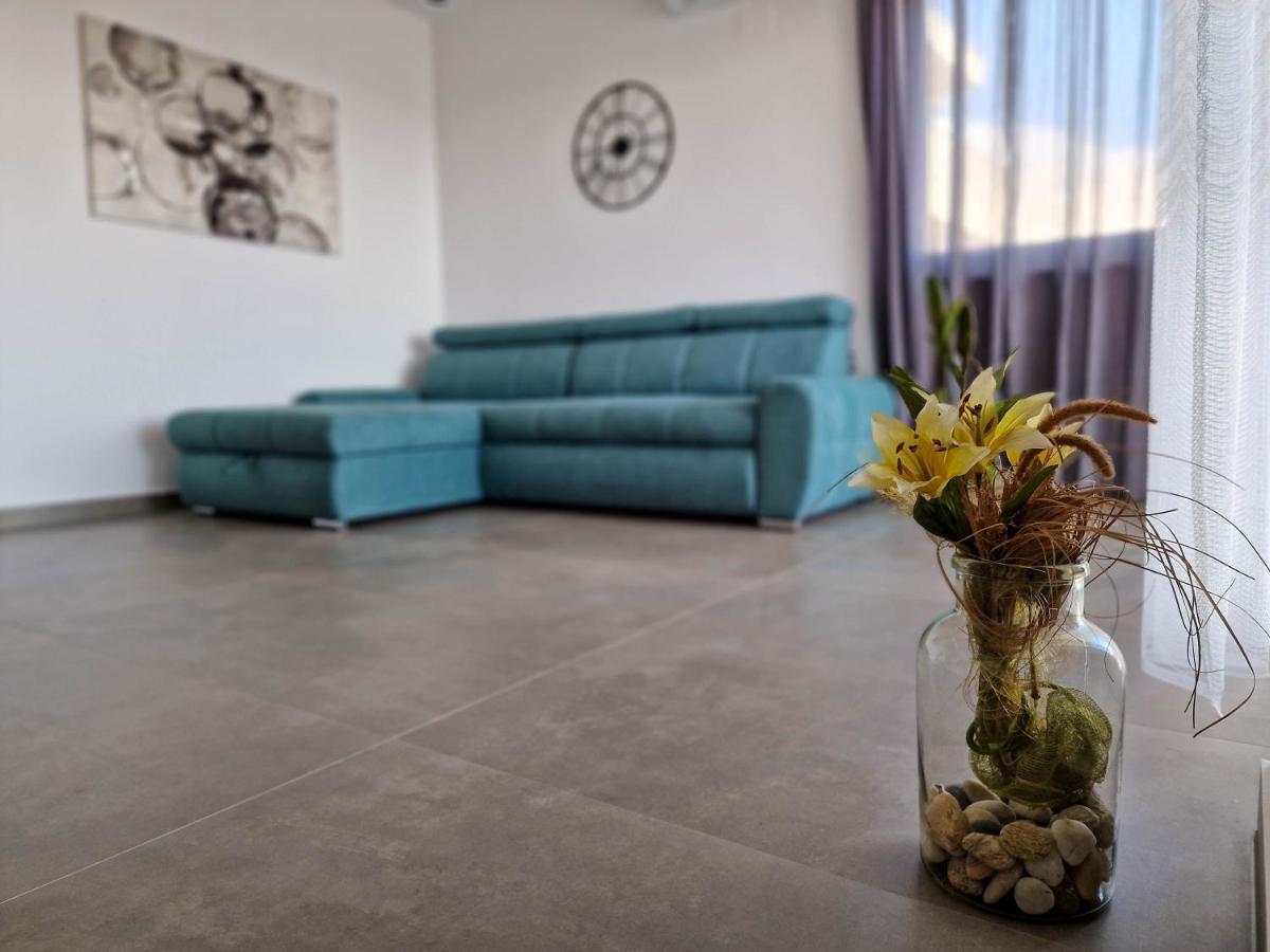 Villa Poseidon Novalja Exteriör bild